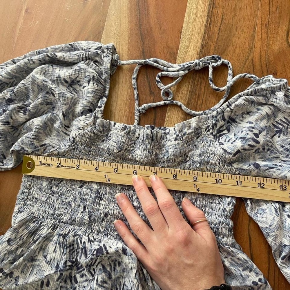 Blue and white Vestique fun Flowy sleeve crop top size XS - Picture 4 of 6